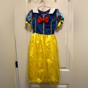 Dressy Daisy Snow White Costume- New With Tags- size 4T/5T
